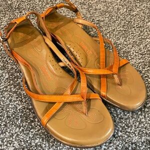 Born Low Wedge Sandal size 11